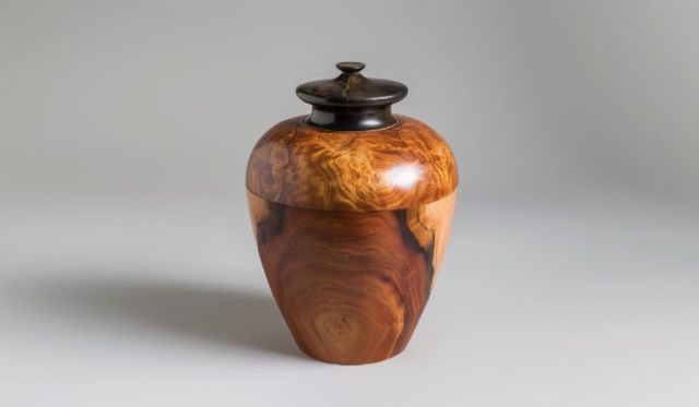 Planning a Cremation That Feels Personal and Warm